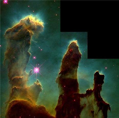 La stupefacente e famosa immagine ravvicinata dei “pilastri della creazione