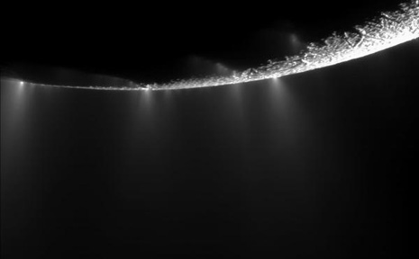 Un’immagine ad alta risoluzione ottenuta dalla sonda Cassini il 21 novembre 2009