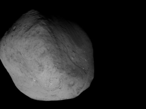 Primo piano della cometa ripreso dalla sonda Stardust