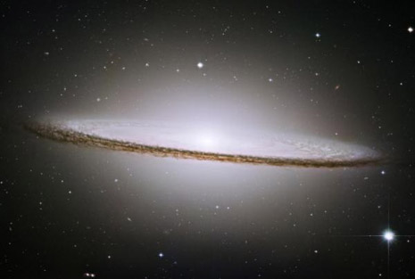 La galassia Sombrero (M104)