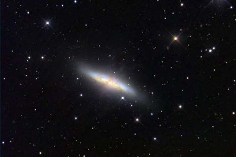 La galassia M82, detta anche sigaro, osservata nell’ottico con un piccolo telescopio