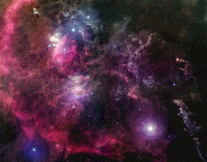 Orione è una delle costellazioni più belle da riprendere a corte focali, grazie alla quantità immensa di nebulose di ogni genere. Questo è un mosaico di 4 pannelli usando pose RGB e Halpha con un Nikon 100mm  - Copyright: Alessandro Ravagnin 
