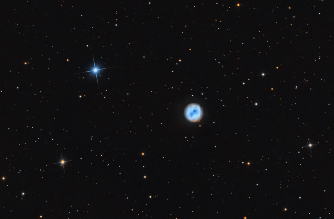 Messier 97 (M97), nota anche come Nebulosa Gufo o NGC 3587, è una famosa nebulosa planetaria situata in direzione della costellazione dell'Orsa Maggiore, a una distanza di 2030 anni luce dalla Terra - Copyright: Massimo Di Fusco