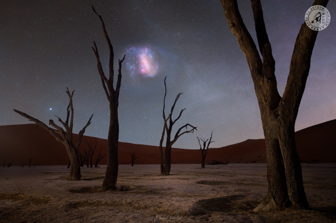 Scattando immagini astronomiche nell'emisfero australe, si ha l'opportunità di osservare molti oggetti che non sono visibili nell'emisfero settentrionale. La Grande Nube di Magellano è una di queste gemme australi che brilla luminosa in Namibia ed è visibile a occhio nudo come una debole nube - Copyright: Vikas Chander 