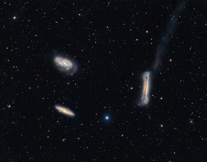 Il Tripletto del Leone (composto da M65, M66 e NGC 3628) è un piccolo raggruppamento di galassie interagenti situato nella costellazione del Leone - Copyright: Giacomo Pro 