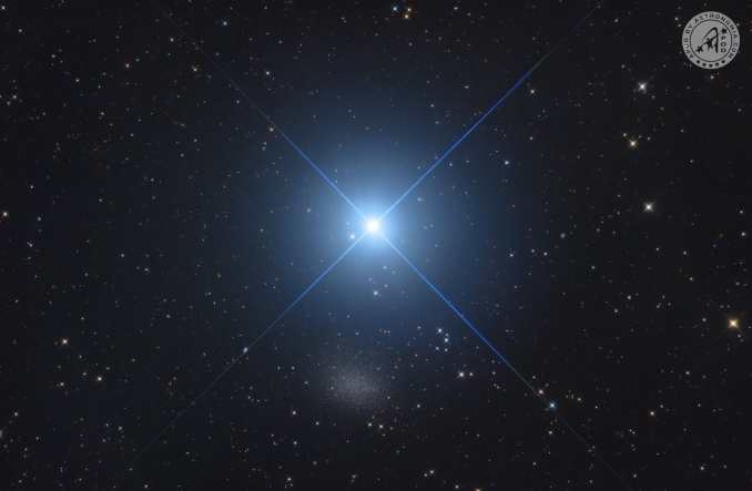 Ci troviamo in direzione di Regolo, la stella più brillante della costellazione del Leone. Vedete quella macchia sotto di essa? Si tratta di Leo I, una galassia nana sferoidale. Queste galassie sono molto piccole e scarsamente luminose, a volte più deboli di una singola stella di grande massa. - Copyright: Markus Horn 