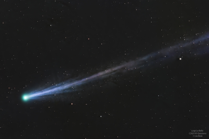 La cometa C/2025 R3 Panstarss si avvicina sempre di più al Sole e aumenta la sua luminosità , purtroppo è molto bassa sull'orizzonte con una finestra osservativa breve . - Copyright: Luigi La Bella 