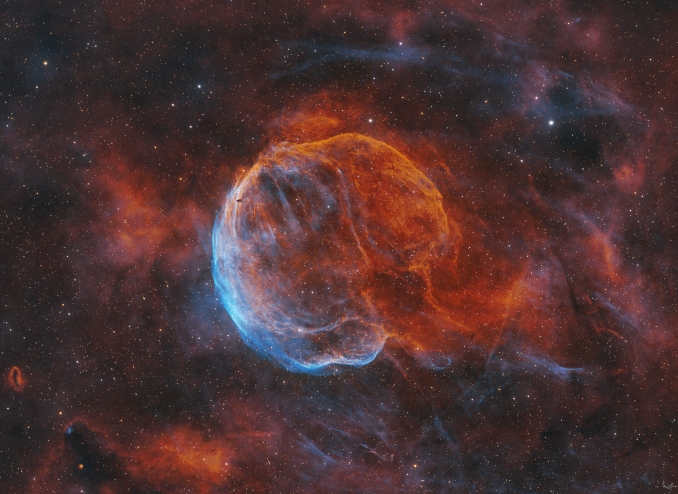 Nota anche come CTB1 o con i soprannomi di Nebulosa testa dAglio (Garlic Nebula), questo oggetto è un debole resto di supernova in Cassiopea, a una distanza di circa 9.780 anni luce - Copyright: Team ARO 