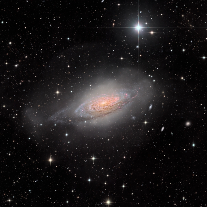 NGC 3521, nota anche come Galassia Bolla, è un'affascinante galassia a spirale situata a circa 40 milioni di anni luce dalla Terra, nella costellazione del Leone - Copyright: Vikas Chander 