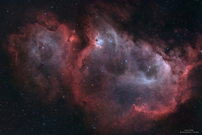 IC 1848 (nota anche come Nebulosa Anima, Nebulosa Embrione o con la sigla W5) è una nebulosa diffusa associata ad un ammasso aperto di stelle giovani e calde di grande massa, visibile nella costellazione di Cassiopea - Copyright: Luigi La Bella 