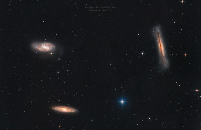 Il Tripletto del Leone (anche noto come Gruppo di M66) è un piccolo gruppo di galassie che dista circa 35 milioni di anni luce dalla Terra nella costellazione del Leone. Il gruppo è formato dalle galassie a spirale M66, M65 e NGC 3628. - Copyright: Francesco Radici 