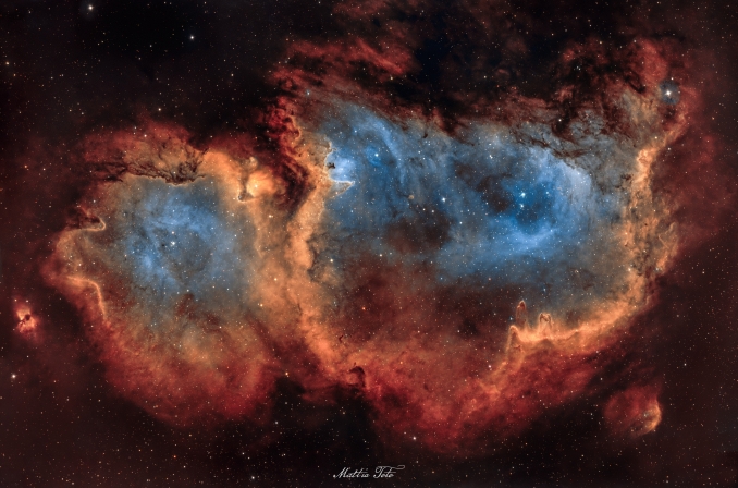 La Nebulosa Anima (IC 1848) è una nebulosa a emissione (regione H II) situata nella costellazione di Cassiopea, a circa 7.500 anni luce dalla Terra, sede di intensa formazione stellare. - Copyright: Mattia Toto 
