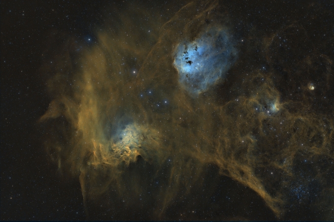 Questa splendida immagine riprende una porzione di cielo nella costellazione dellAuriga, con le nebulose IC405 (flaming sta nebula), IC410 (nebulosa girini) e IC417 (nebulosa ragno) - Copyright: Jesús Serrano cantero 