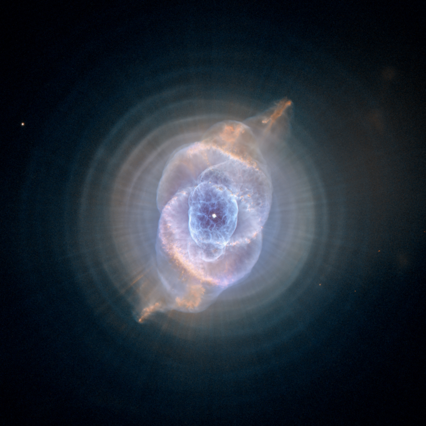 la splendida nebulosa Occhio di Gatto (Cat's Eye)