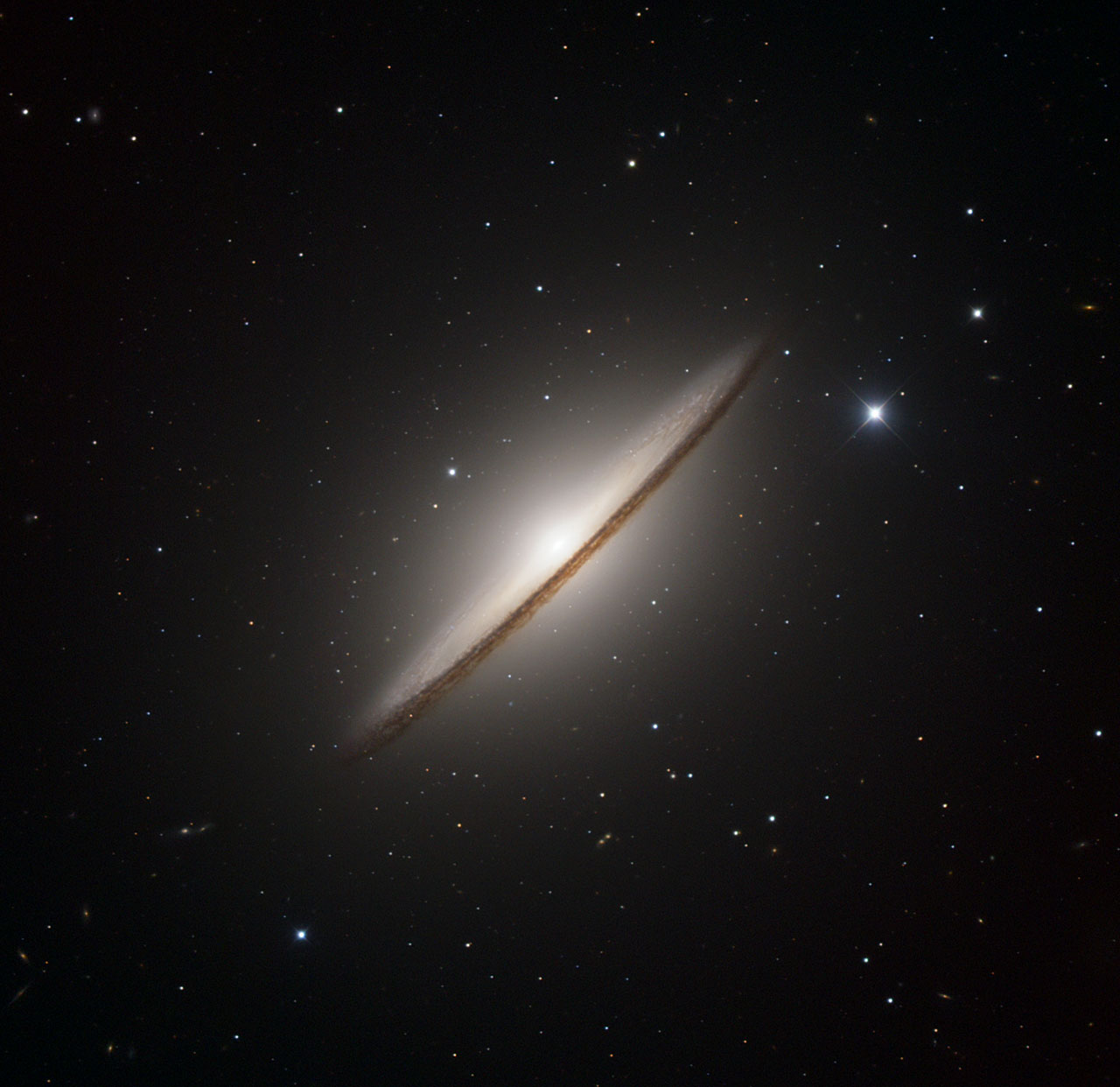 la galassia M104 Sombrero
