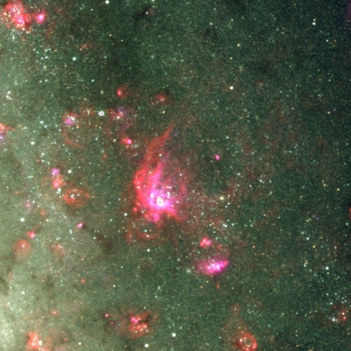 la nebulosa planetaria $NGC$ 595