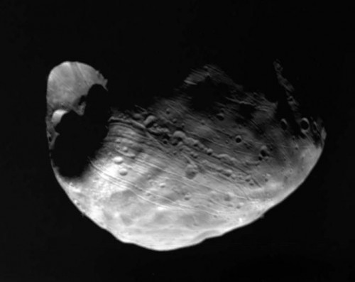 l'aspetto di Phobos ripreso da una sonda spoaziale