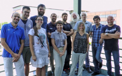 Il gruppo di ricercatori dell’INAF presso l’IAPS (Istituto di Astrofisica e Planetologia Spaziali) di Roma che compongono il “Team Dawn”. Da sinistra: Andrea Longobardo, Michelangelo Formisano, Francesca Zambon, Mauro Ciarniello, Teresa Capria, Marco Giardino, Andrea Raponi, Fabrizio Capaccioni, Maria Cristina De Sanctis, Gianfranco Magni, Alessandro Frigeri e Federico Tosi. Crediti: Elisa Nichelli / Media INAF