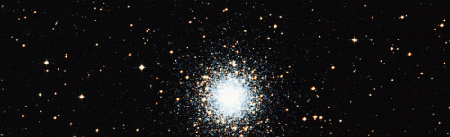 Animazione dell’ammasso Messier 79. Le stelle di questo cluster ricordano molto una palla di vetro con la neve. Crediti: NASA and ESA, Acknowledgment: S. Djorgovski (Caltech) and F. Ferraro (University of Bologna)