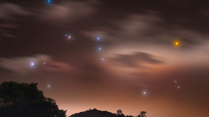 Il cacciatore nella nebbia - Credits: Rodrigo Guerra, vincitore APOD by Astronomia.com del 1 febbraio 2021